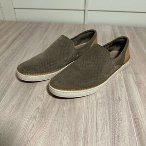 Ugg Adley Perforated gray shoes size 8.5.